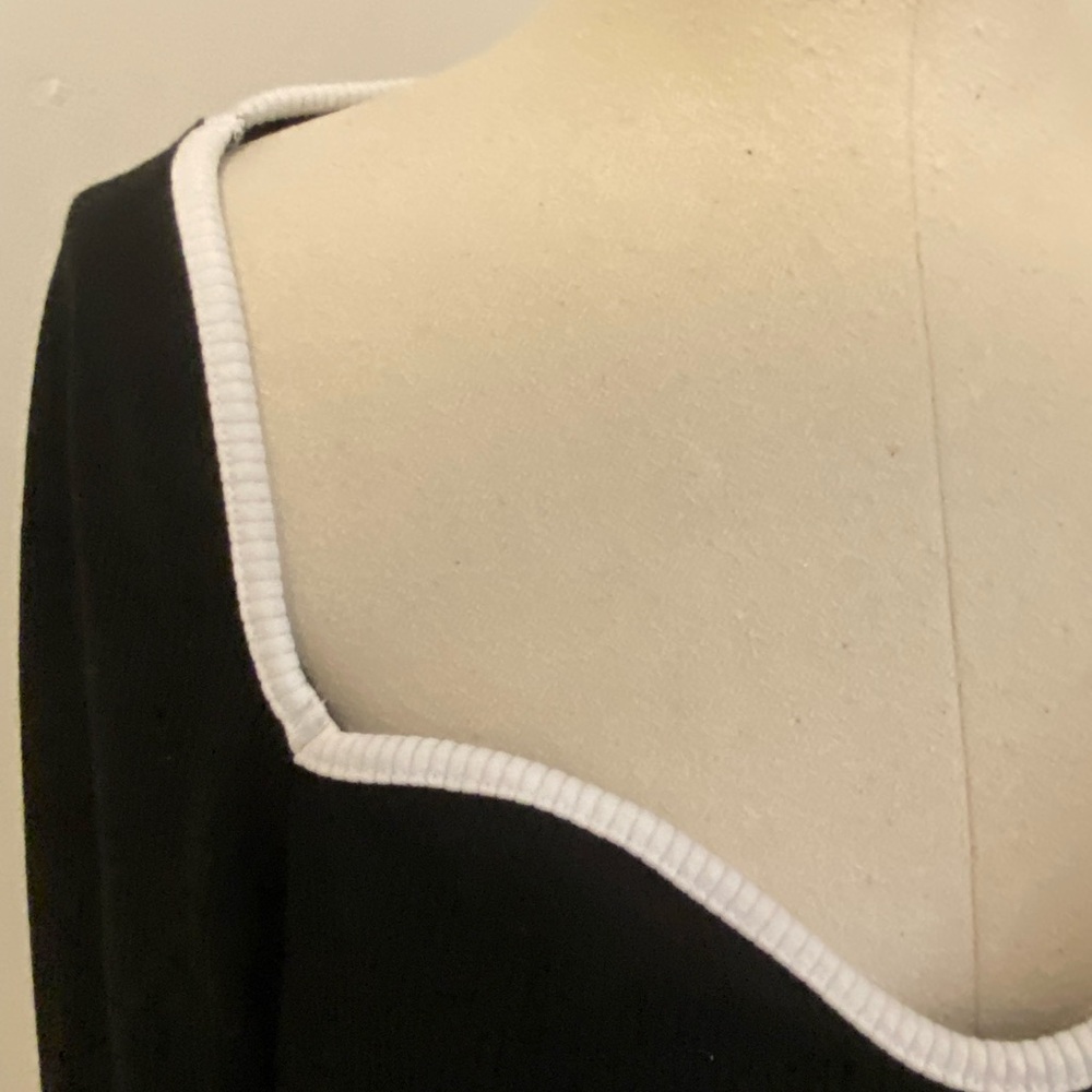 Elegant Black Long Sleeve Women's Top - Picture 2 of 6